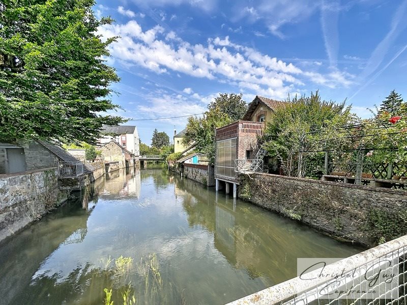Maison à vendre, 247m², La Chartre-sur-le-Loir
