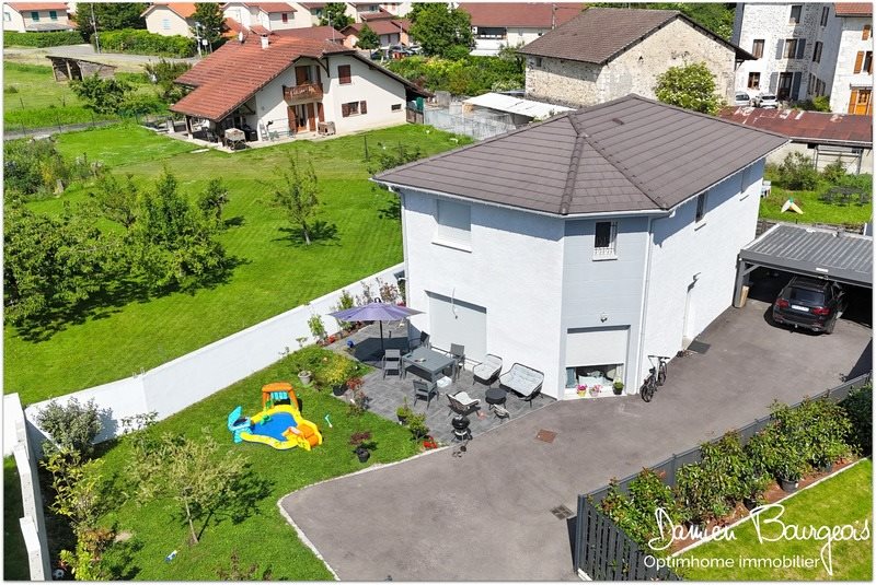 Maison à vendre, 124m², Saint-Genis-Pouilly