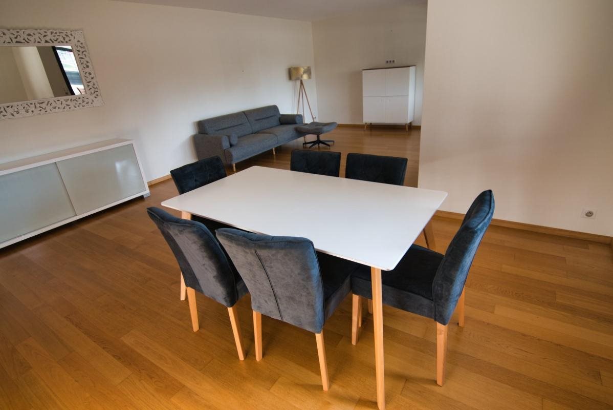 Appartement à louer, 133m², Saint-Genis-Pouilly