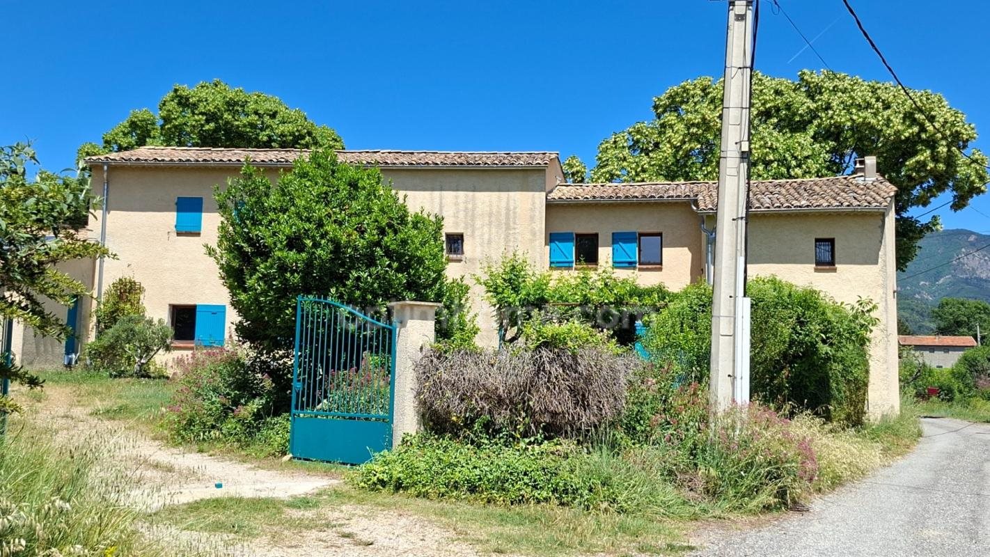 Maison à vendre, 237m², Mézel