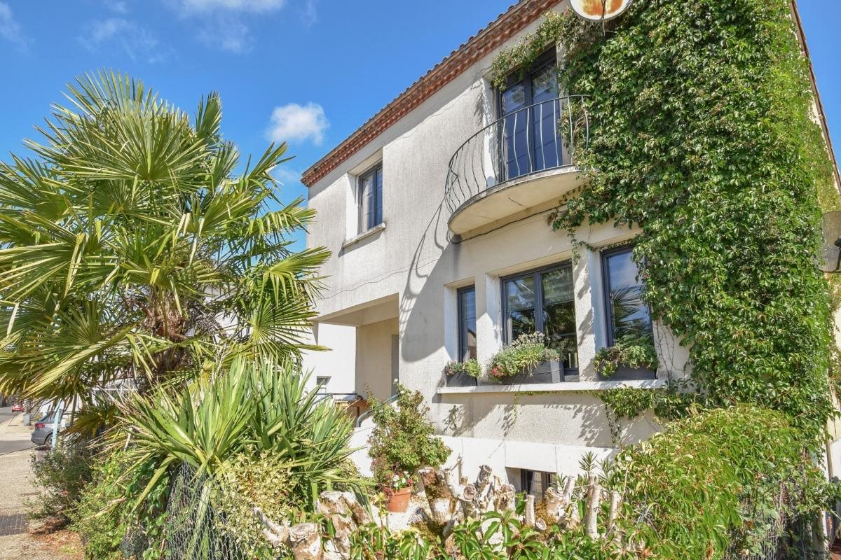 Maison à vendre, 212m², Champagne-Mouton