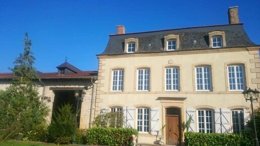 Maison 15 pièces 545 m² · à Mouzay · 545 m² · 350 000 €