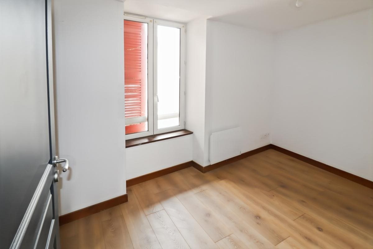Appartement à vendre, 29m², Saint-Etienne-de-Saint-Geoirs