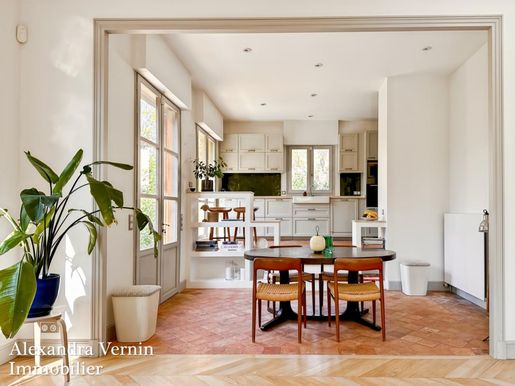 Maison 9 pièces 200 m² · à Saint-Germain-en-Laye · 200 m² · 1 850 000 €