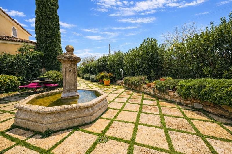 Maison à vendre, 300m², Trans-en-Provence