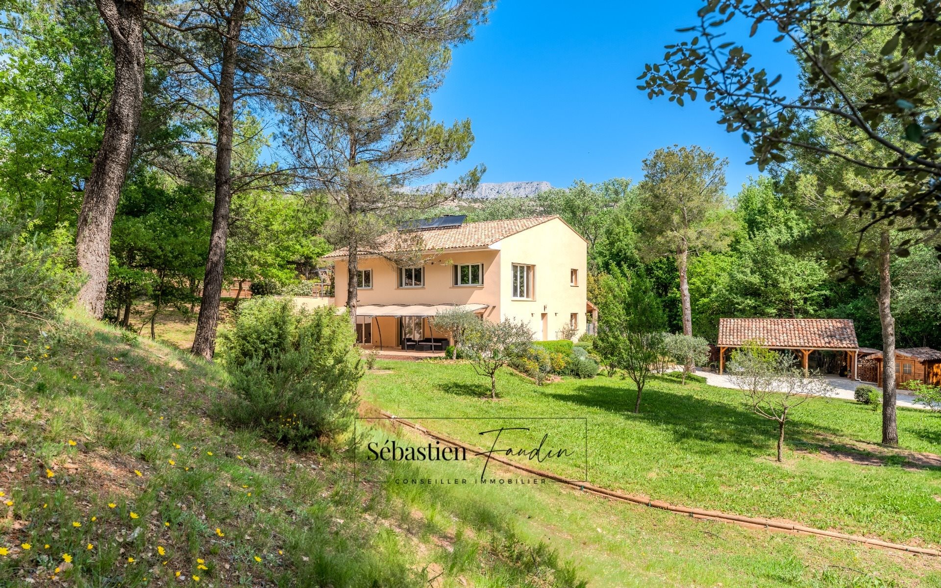Maison à vendre, 262m², Rousset