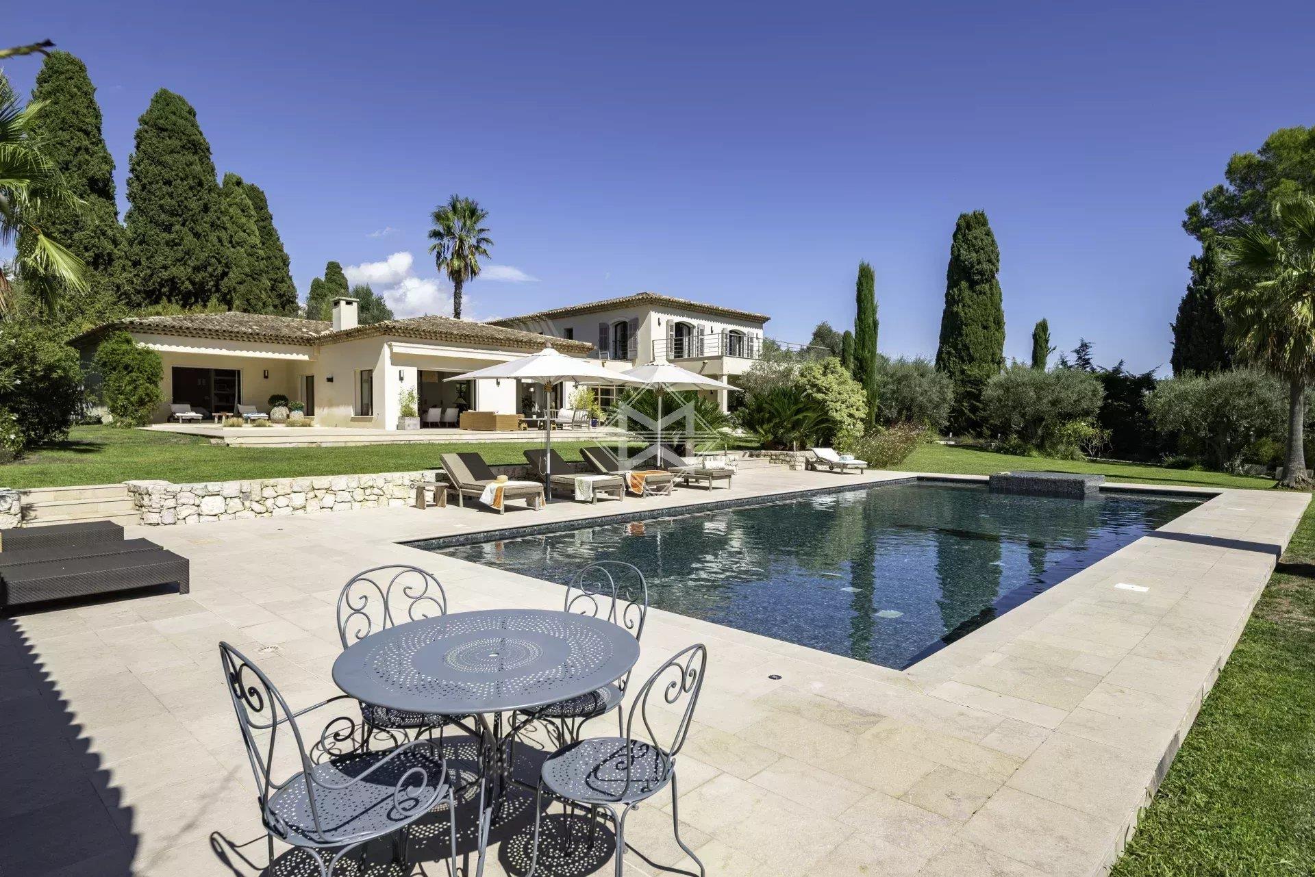 Maison à vendre, 550m², Valbonne