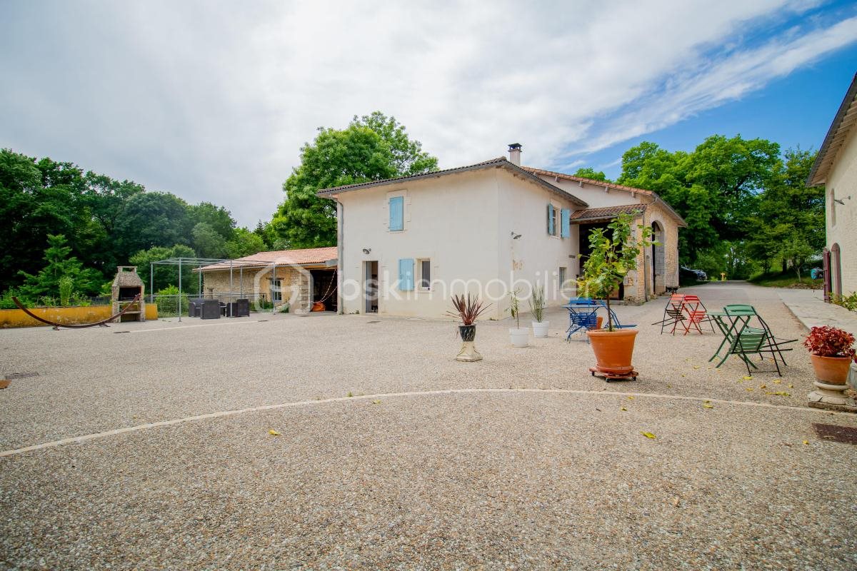 Maison à vendre, 530m², Saint-Maigrin