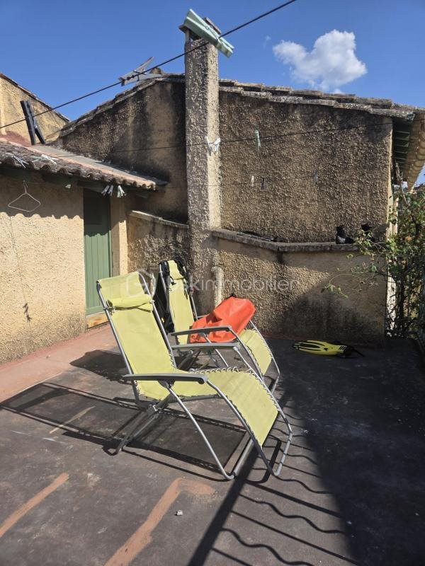 Maison à louer, 132m², Valliguières