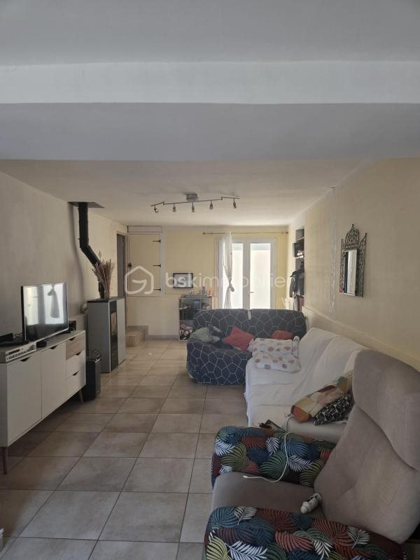 Maison à louer, 132m², Valliguières