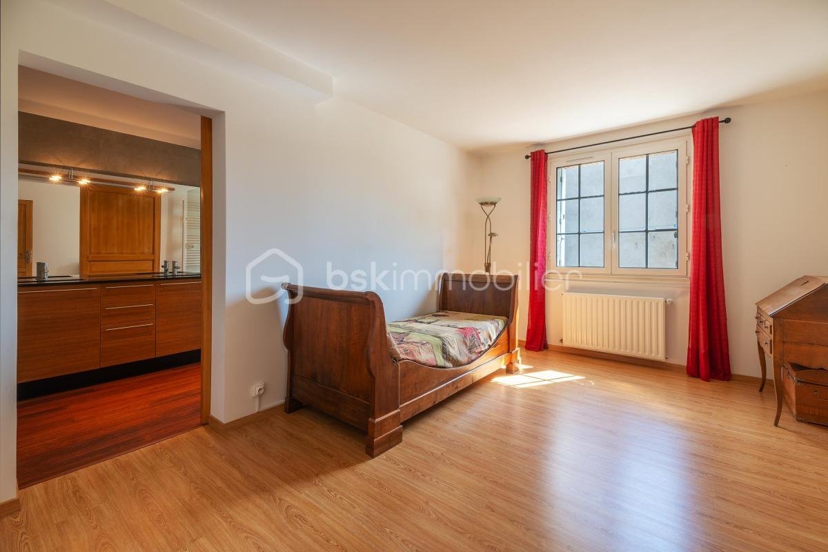 Maison à vendre, 245m², Seiches-sur-le-Loir