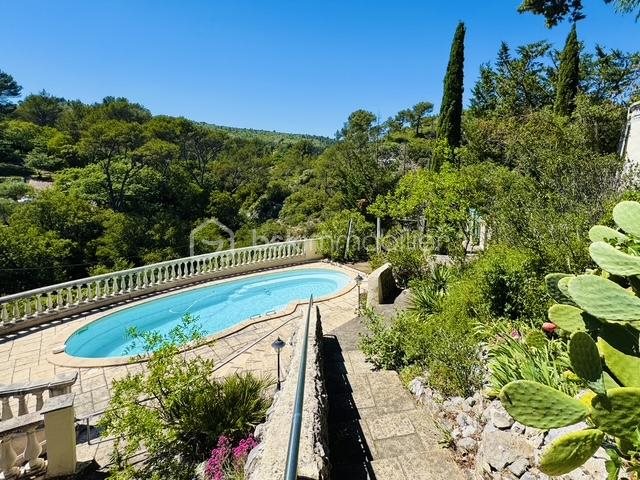 Maison à vendre, 192m², La Destrousse