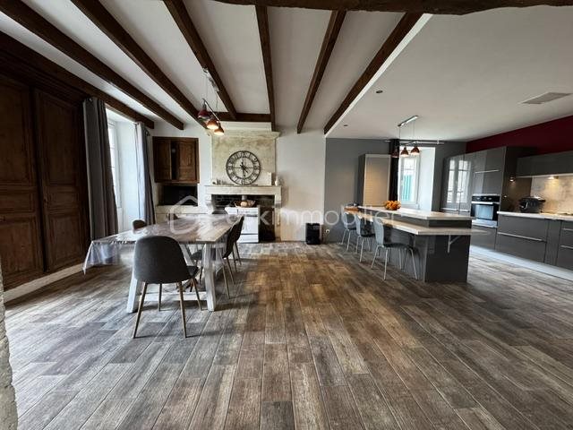Maison à vendre, 217m², Aigre