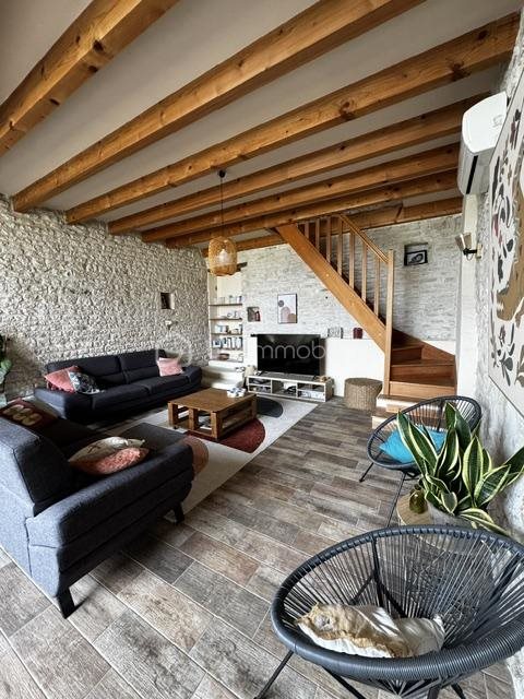 Maison à vendre, 217m², Aigre