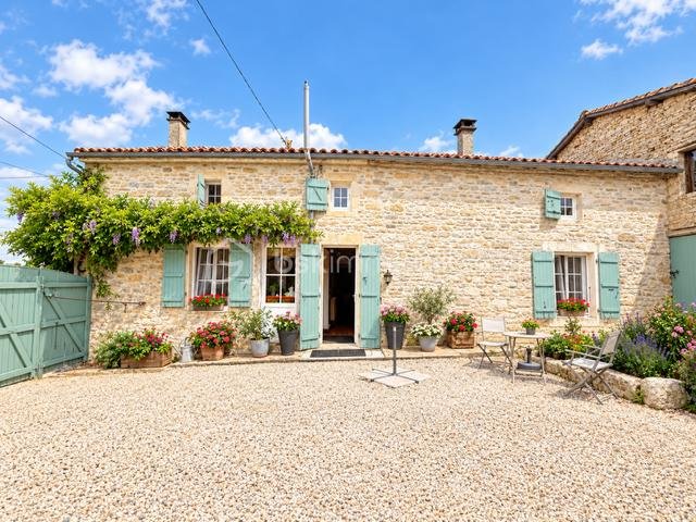Maison à vendre, 163m², Aunac