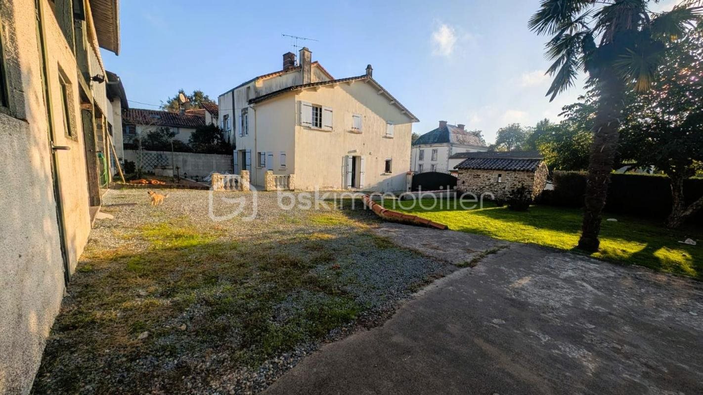 Maison à vendre, 197m², Fenioux