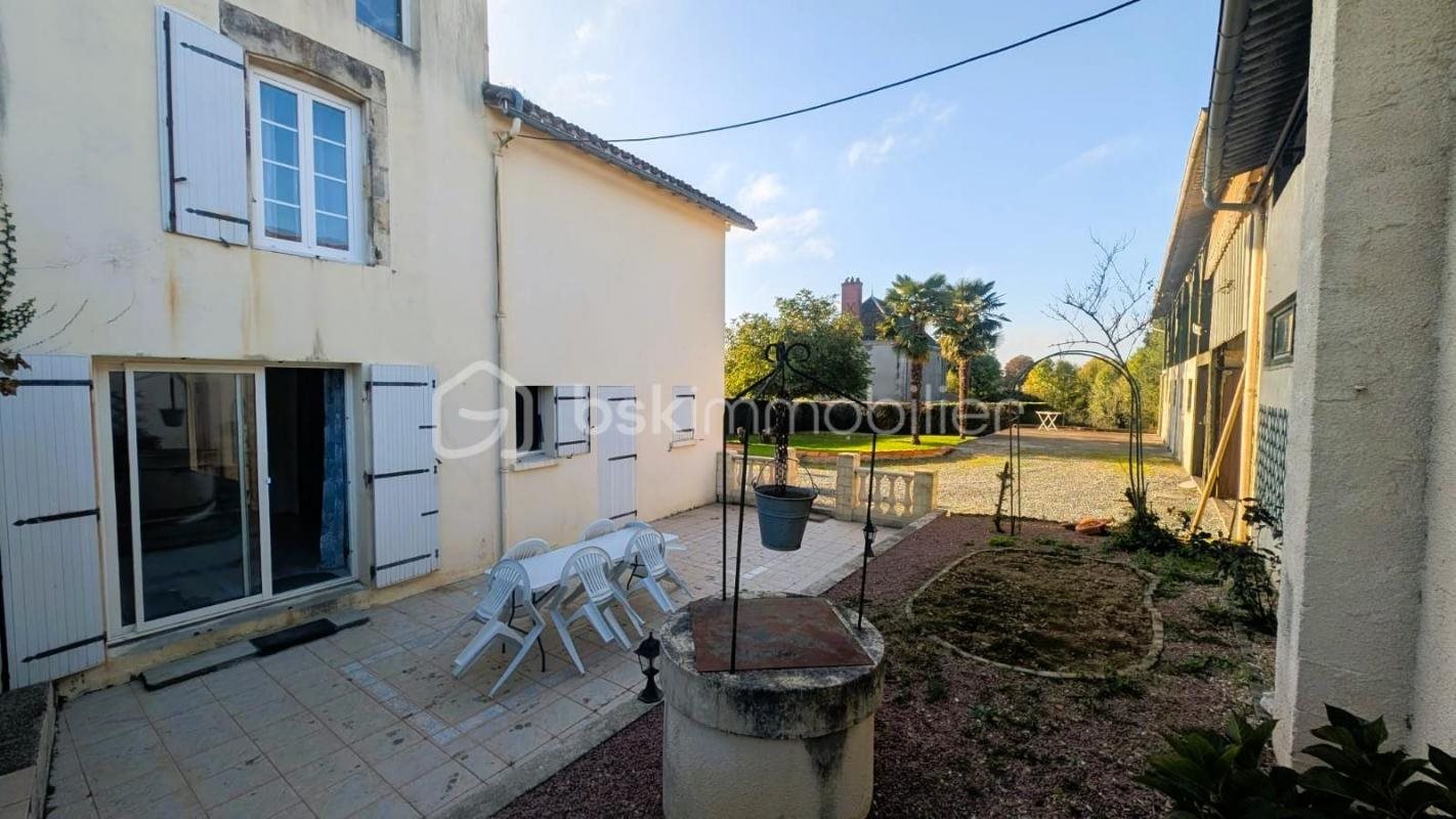 Maison à vendre, 197m², Fenioux