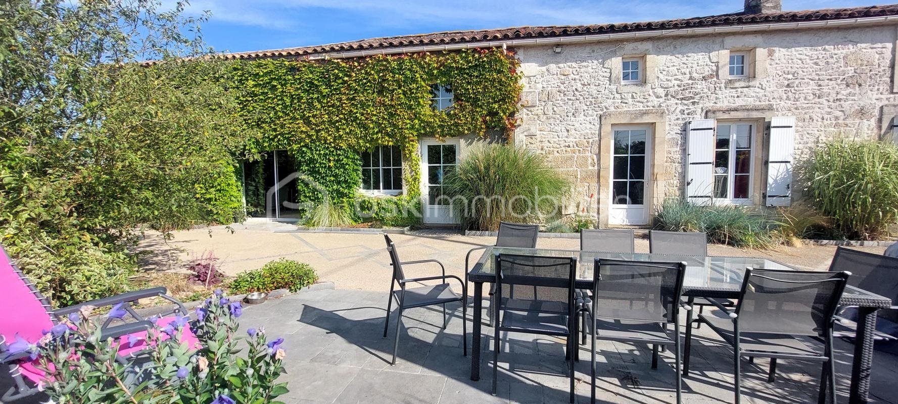 Maison à vendre, 186m², Coulonges-sur-l'Autize