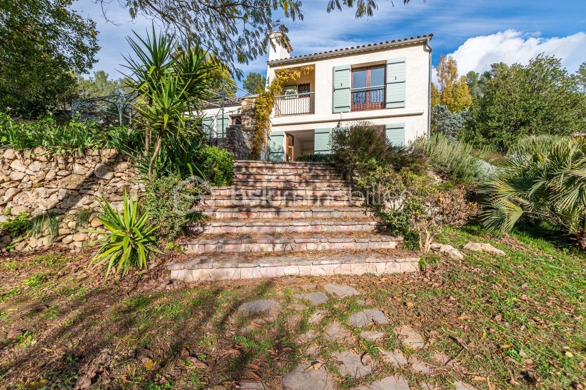 Maison à vendre, 246m², Méounes-lès-Montrieux