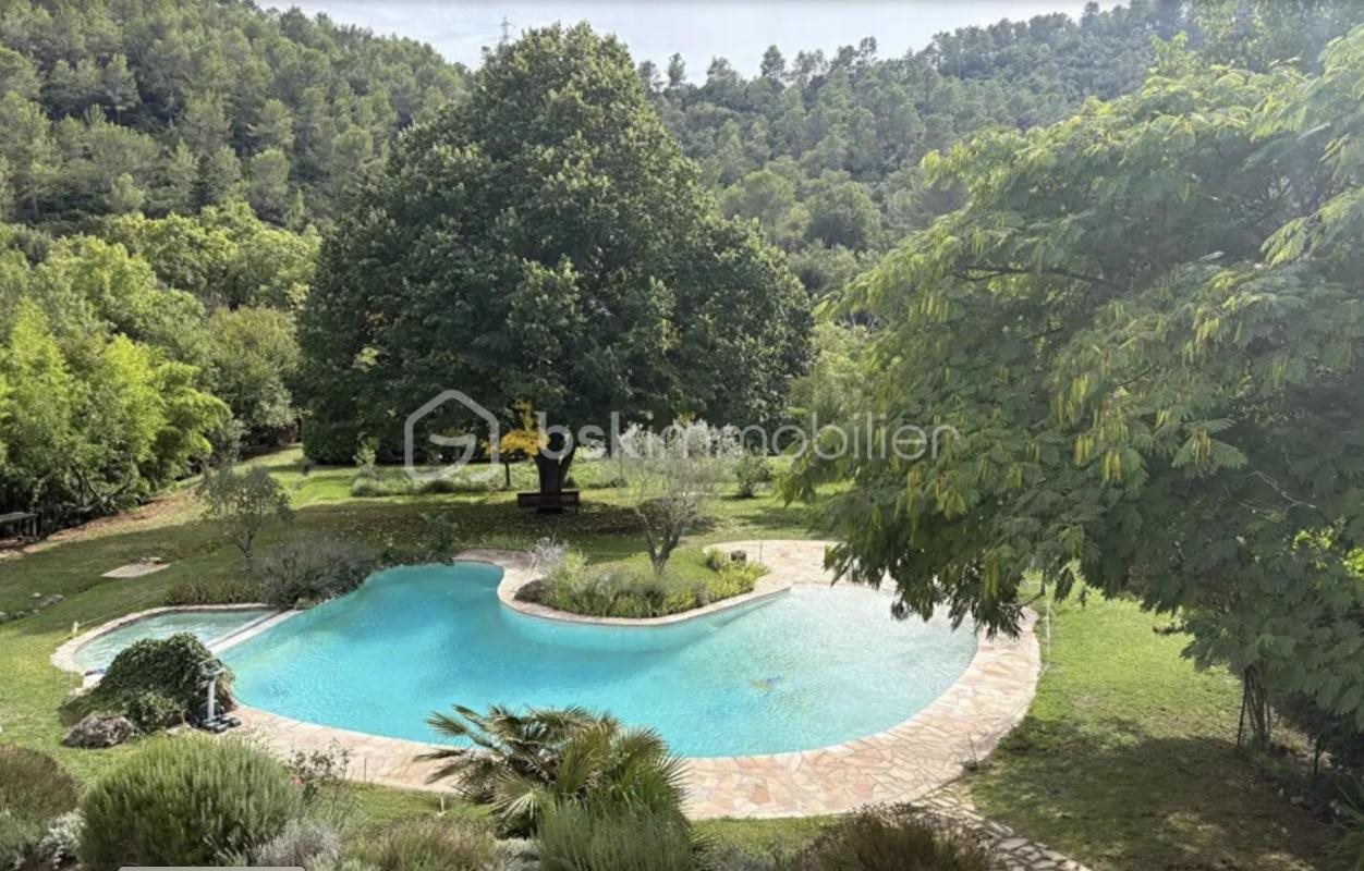 Maison à vendre, 246m², Méounes-lès-Montrieux