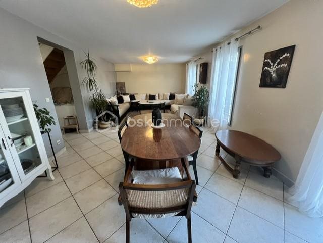 Maison à vendre, 104m², Les Ormes-sur-Voulzie