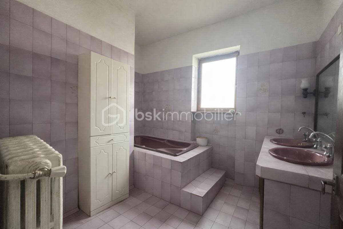 Maison à vendre, 110m², Saint-Julien-les-Rosiers