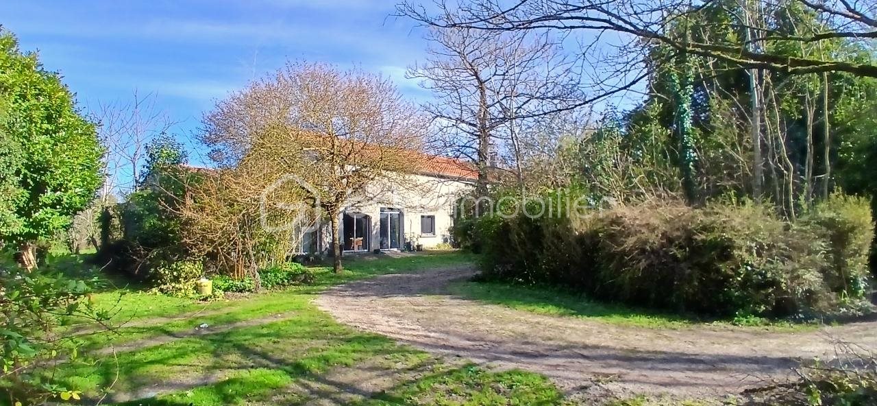 Maison à vendre, 379m², Barbezieux-Saint-Hilaire