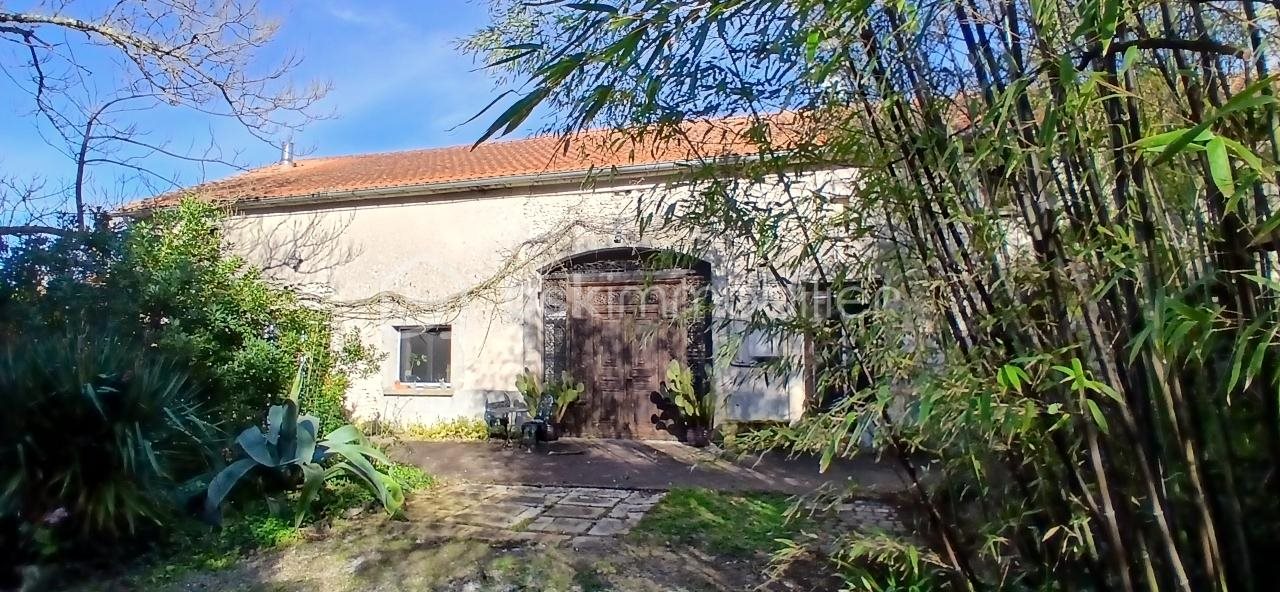 Maison à vendre, 379m², Barbezieux-Saint-Hilaire