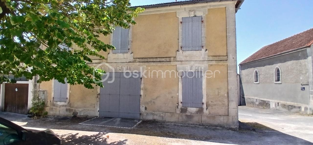 Maison à vendre, 99m², Saint-Genis-d'Hiersac