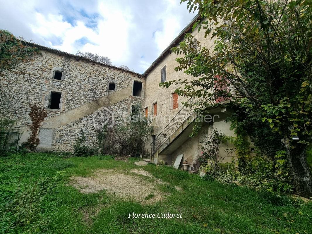 Maison à vendre, 400m², Lussan