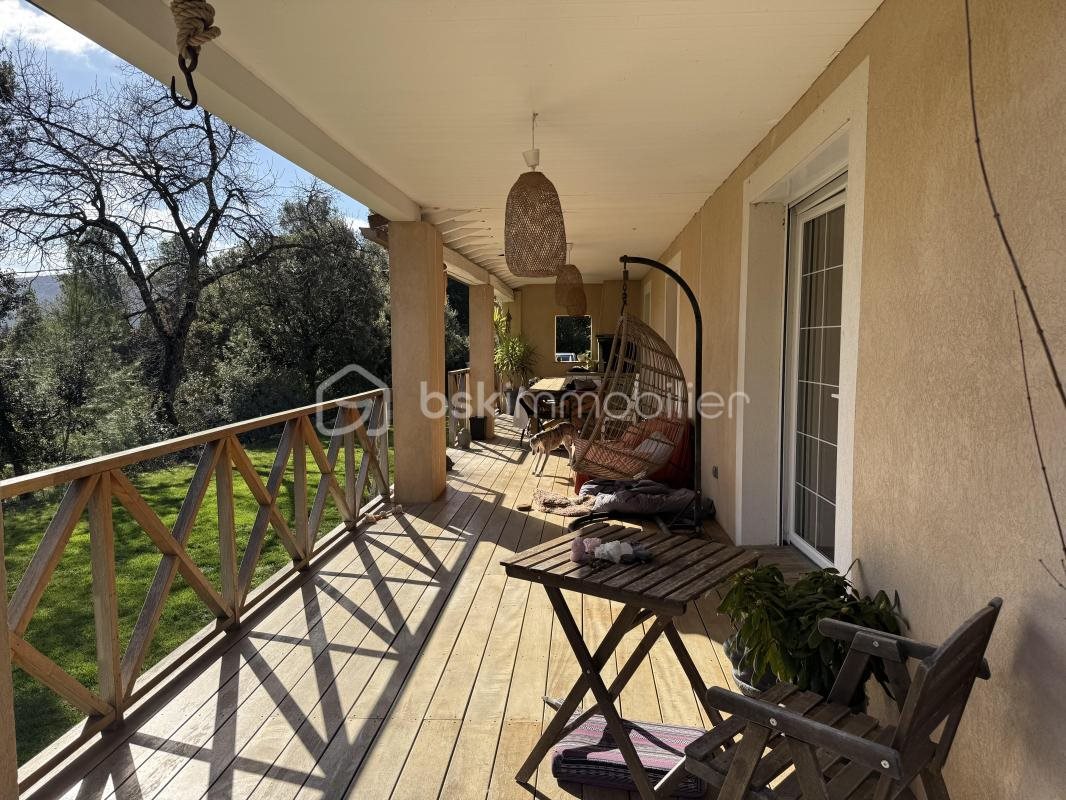 Maison à vendre, 146m², La Roquebrussanne