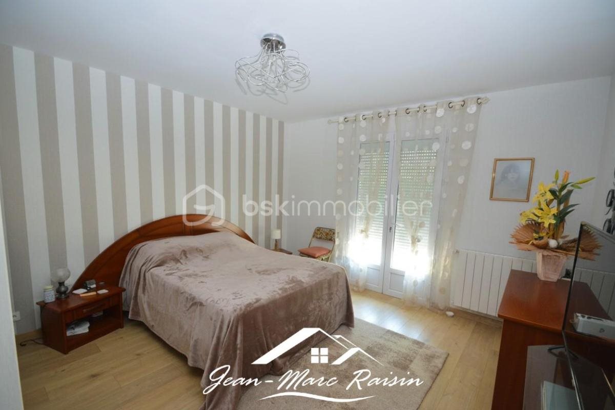 Maison à vendre, 148m², Condé-Sainte-Libiaire