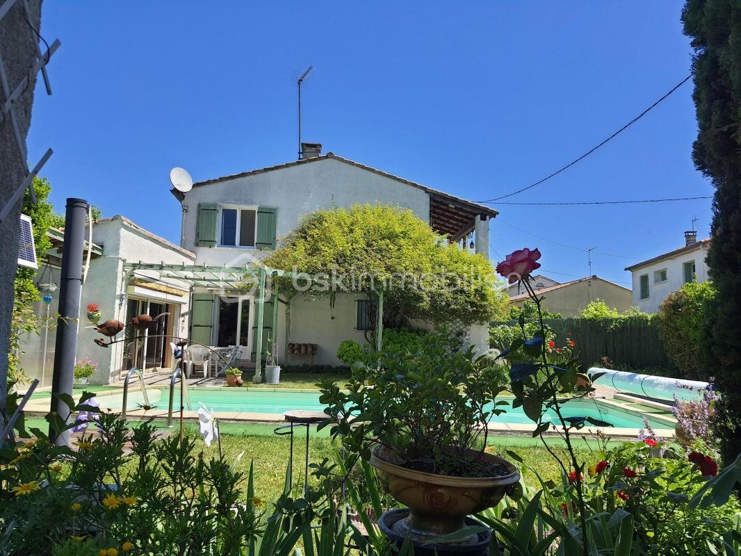 Maison à vendre, 135m², Saint-Julien-les-Rosiers