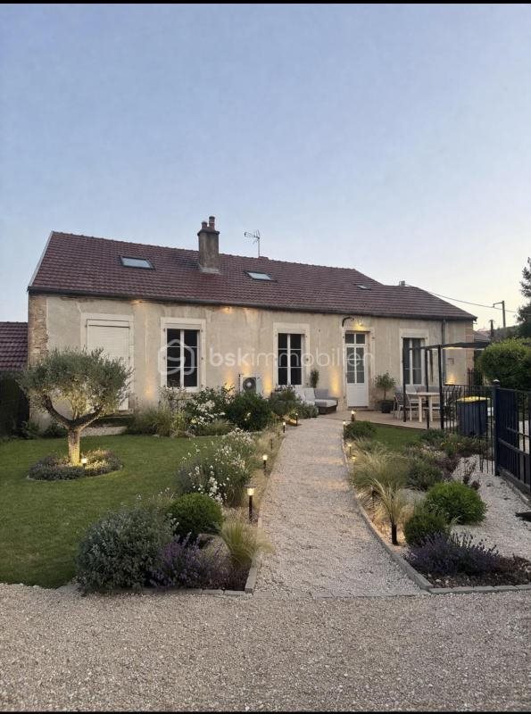 Maison à vendre, 261m², Selongey