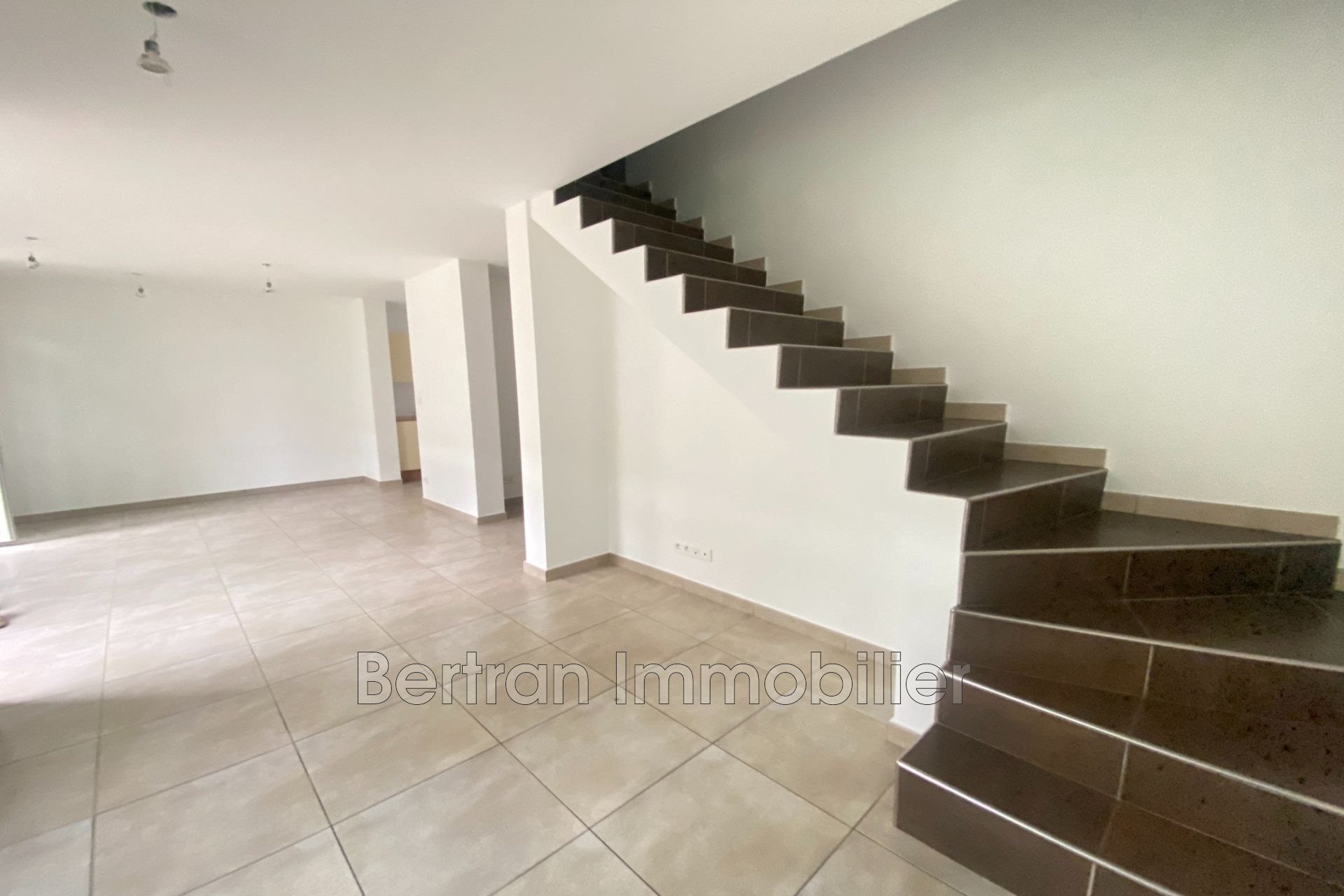 Maison à louer, 94m², Elne