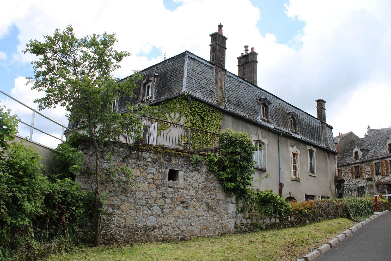 Maison à vendre, 376m², Riom-ès-Montagnes