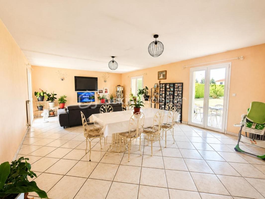 Maison à vendre, 170m², Sainte-Agathe-la-Bouteresse