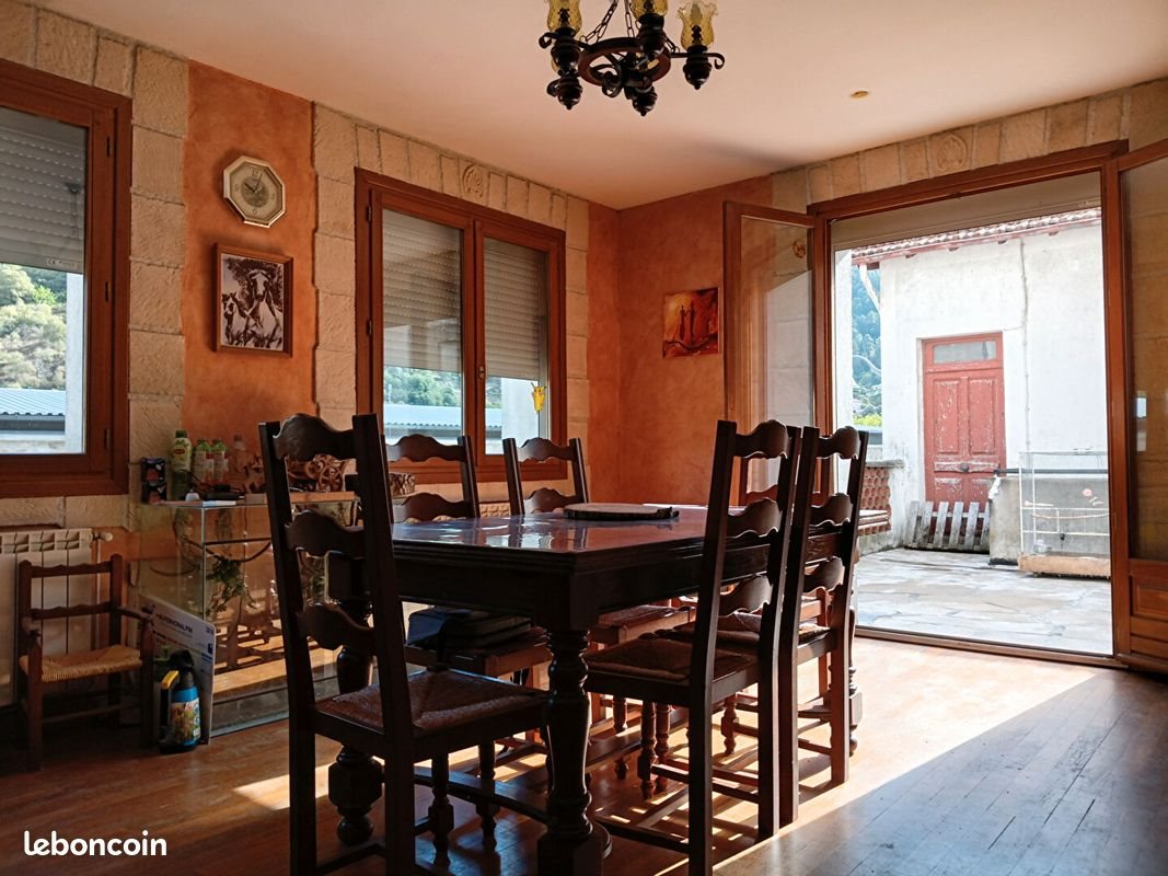 Maison à vendre, 209m², Saint-Sauveur-de-Montagut