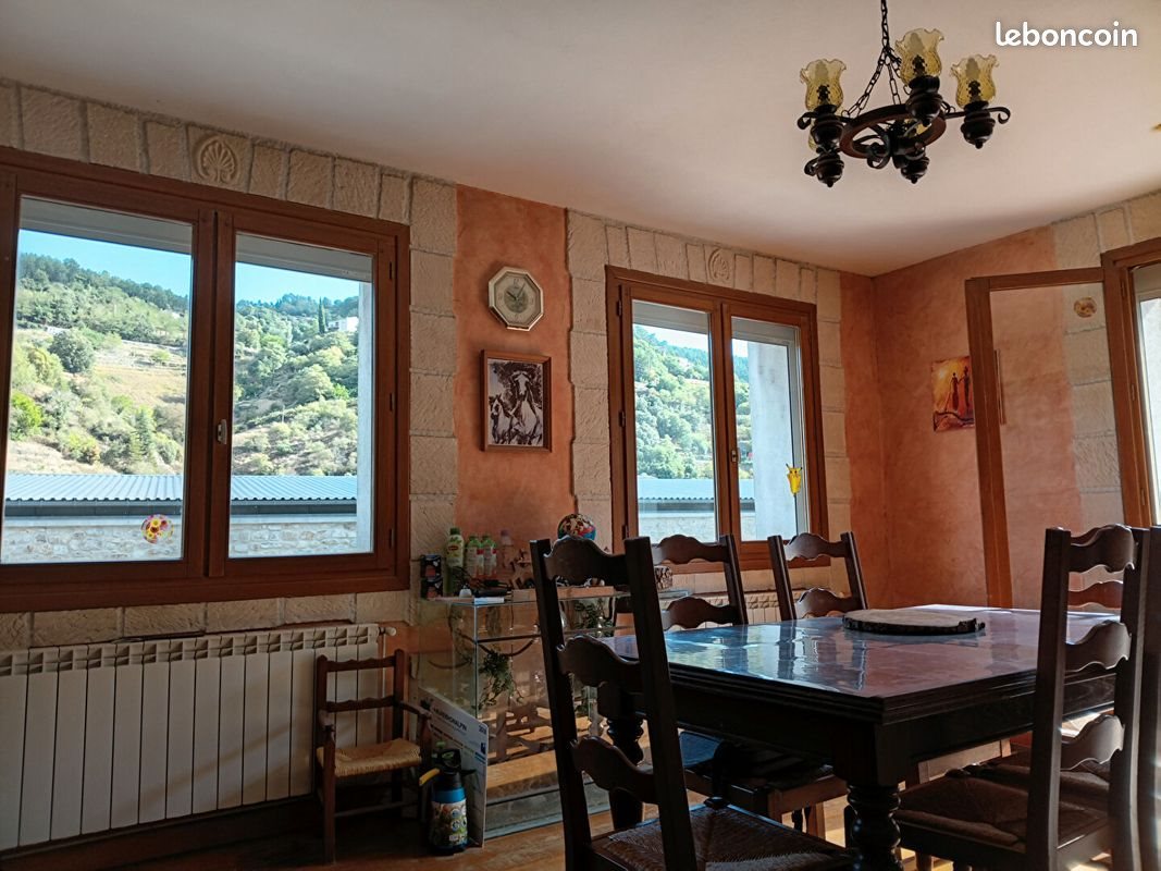 Maison à vendre, 209m², Saint-Sauveur-de-Montagut
