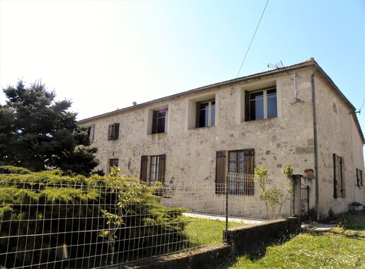 Maison 8 pièces 180 m² · à La Réunion · 180 m² · 178 100 €