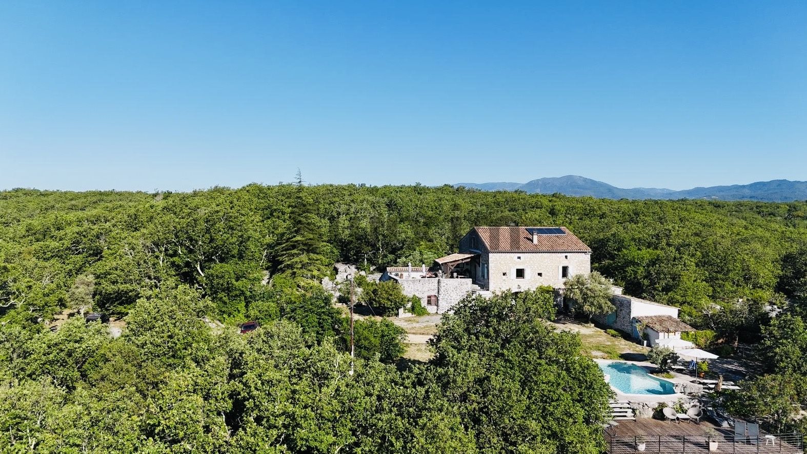 Maison à vendre, 447m², Barjac
