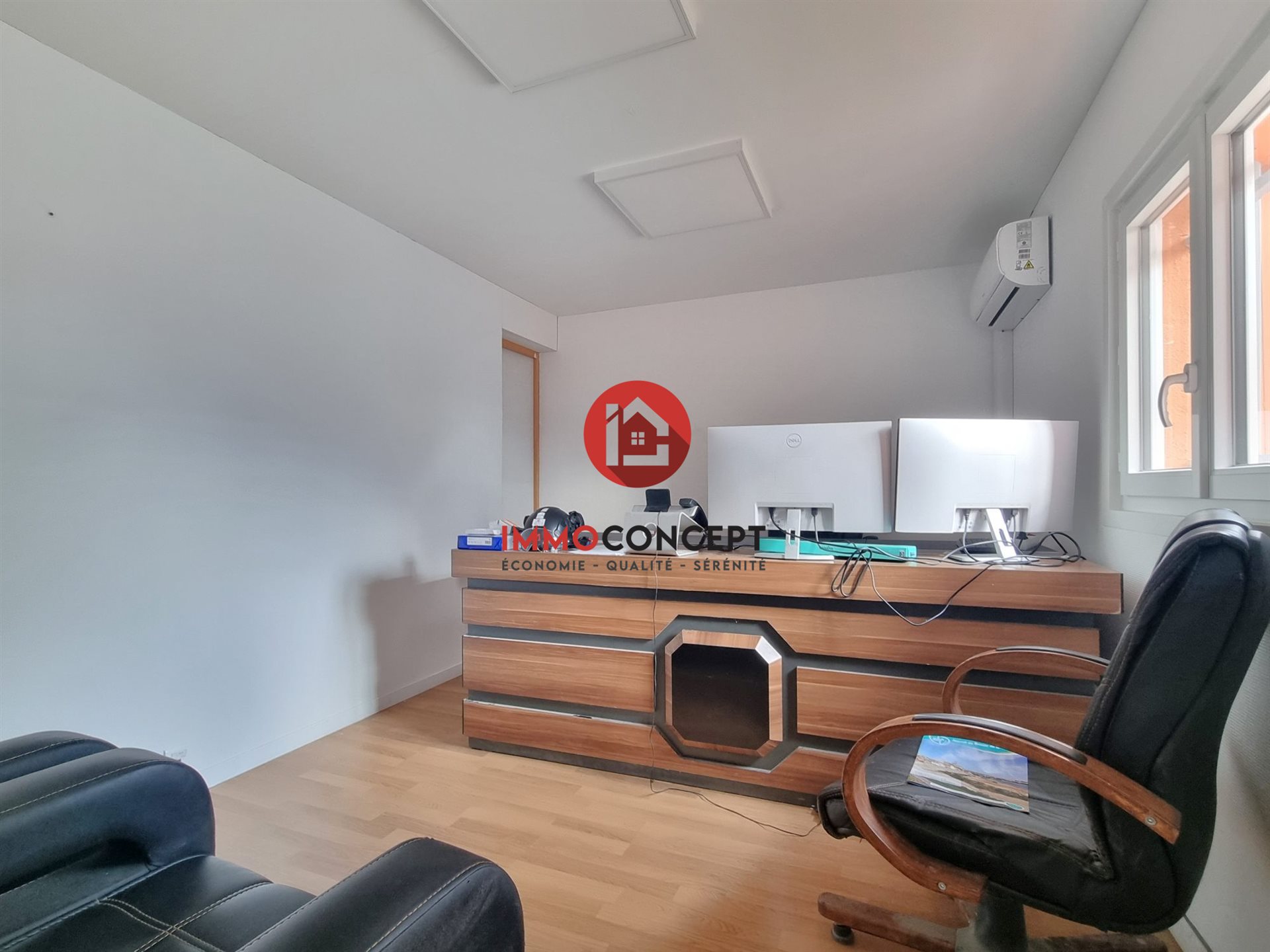 Maison à louer, 210m², Laudun-l'Ardoise
