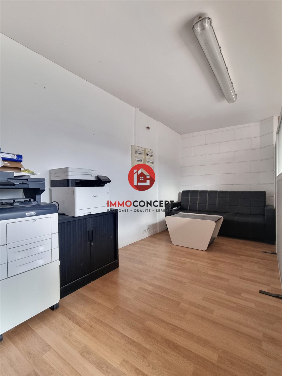 Maison à louer, 210m², Laudun-l'Ardoise
