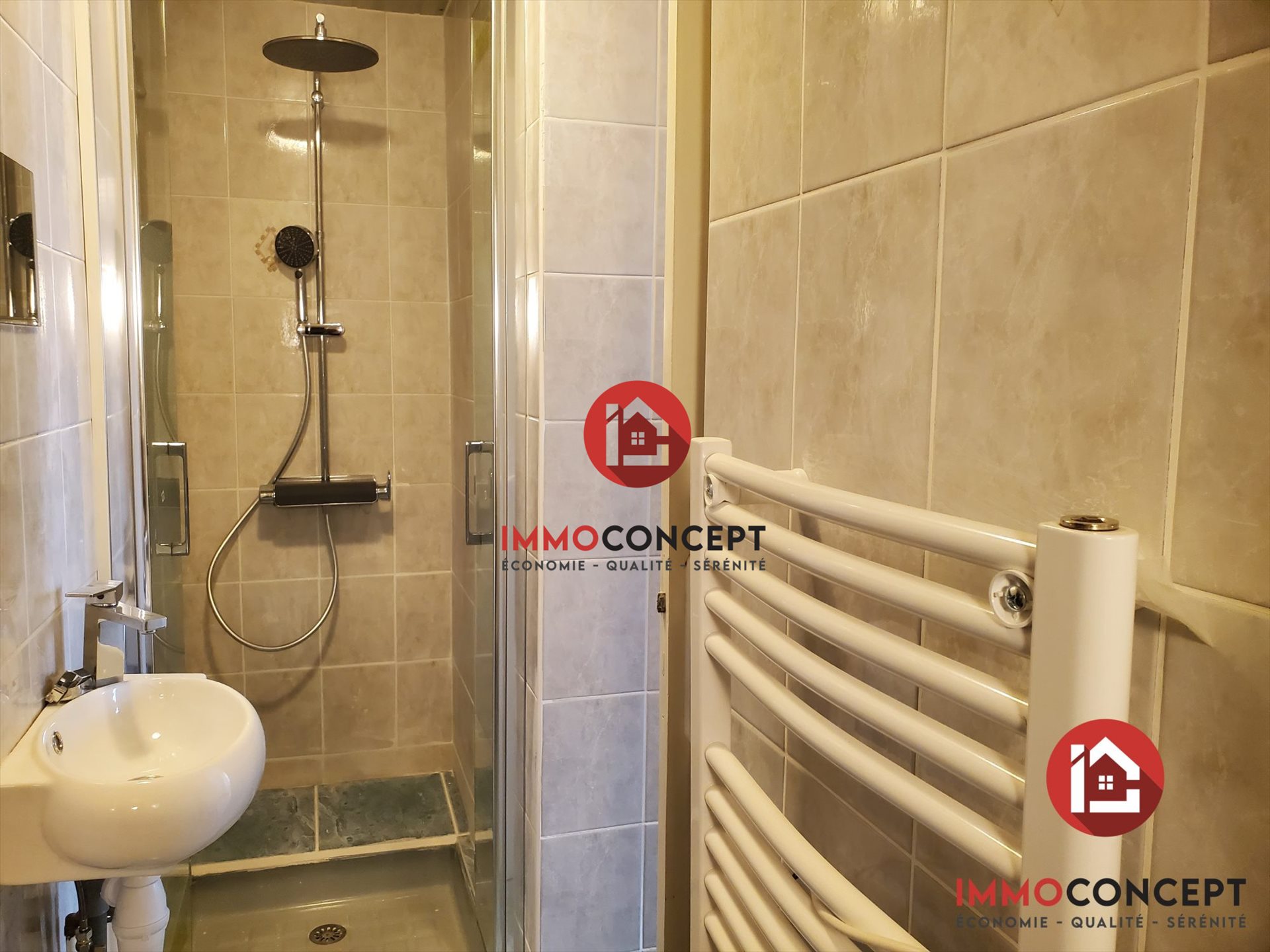 Appartement à louer, 27m², Roquemaure