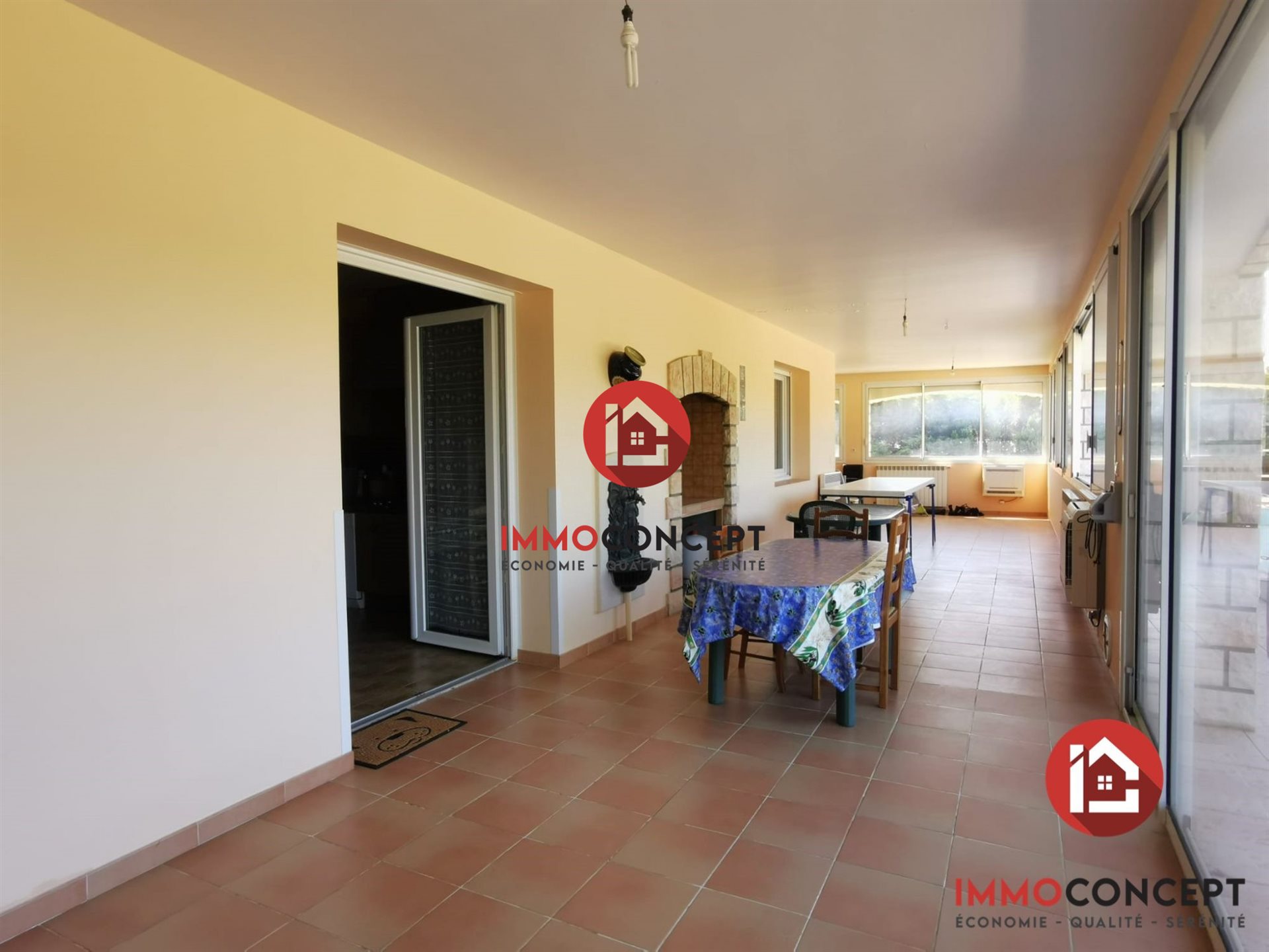 Maison à vendre, 214m², Laudun-l'Ardoise