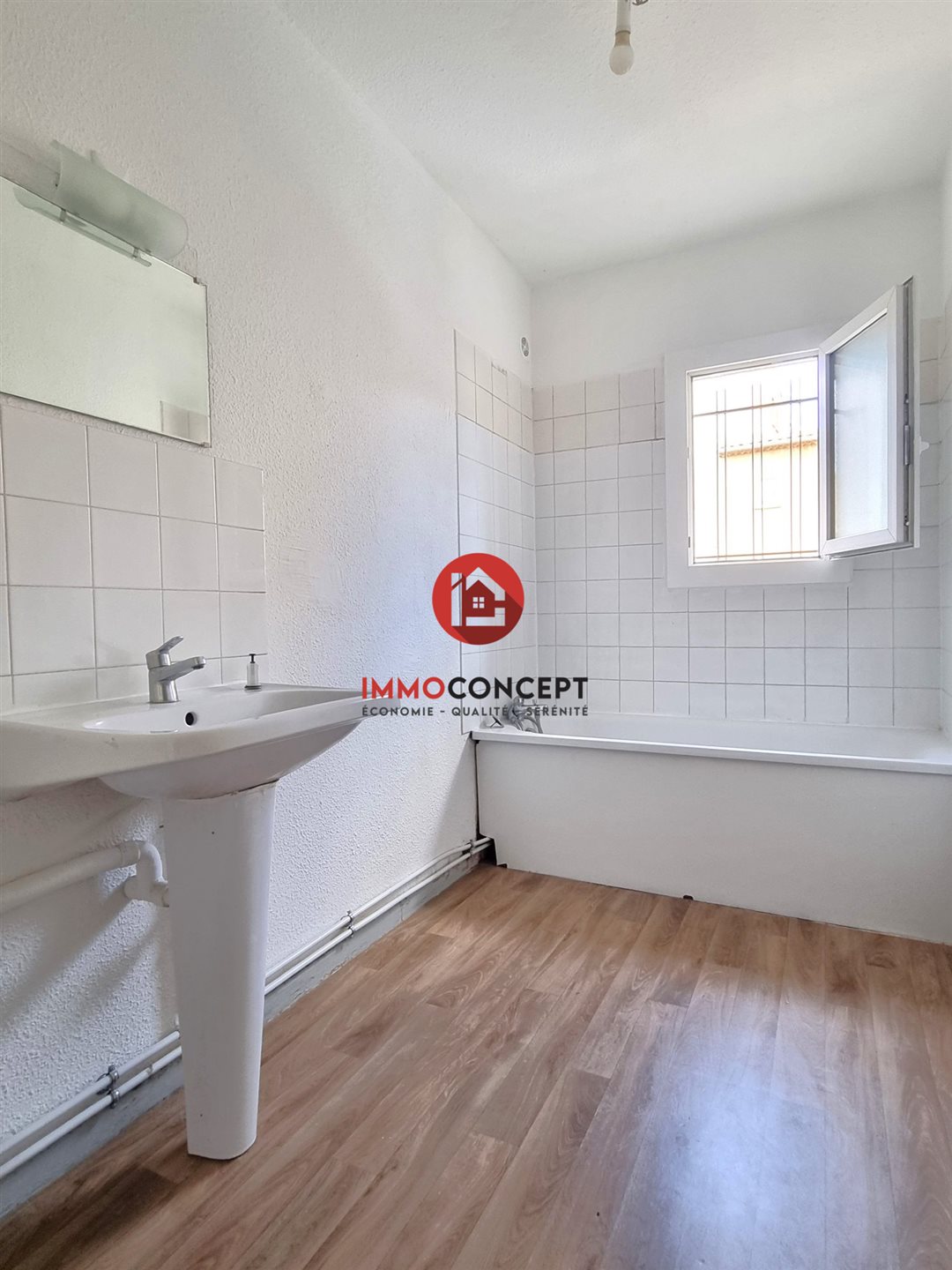 Appartement à louer, 95m², Roquemaure