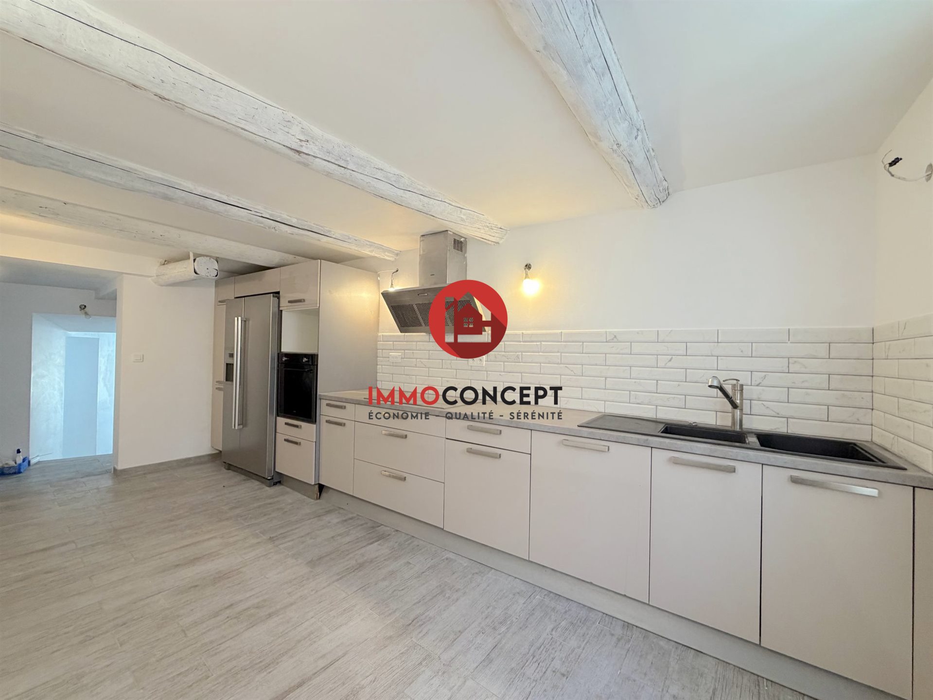 Maison à vendre, 197m², Saint-Geniès-de-Comolas