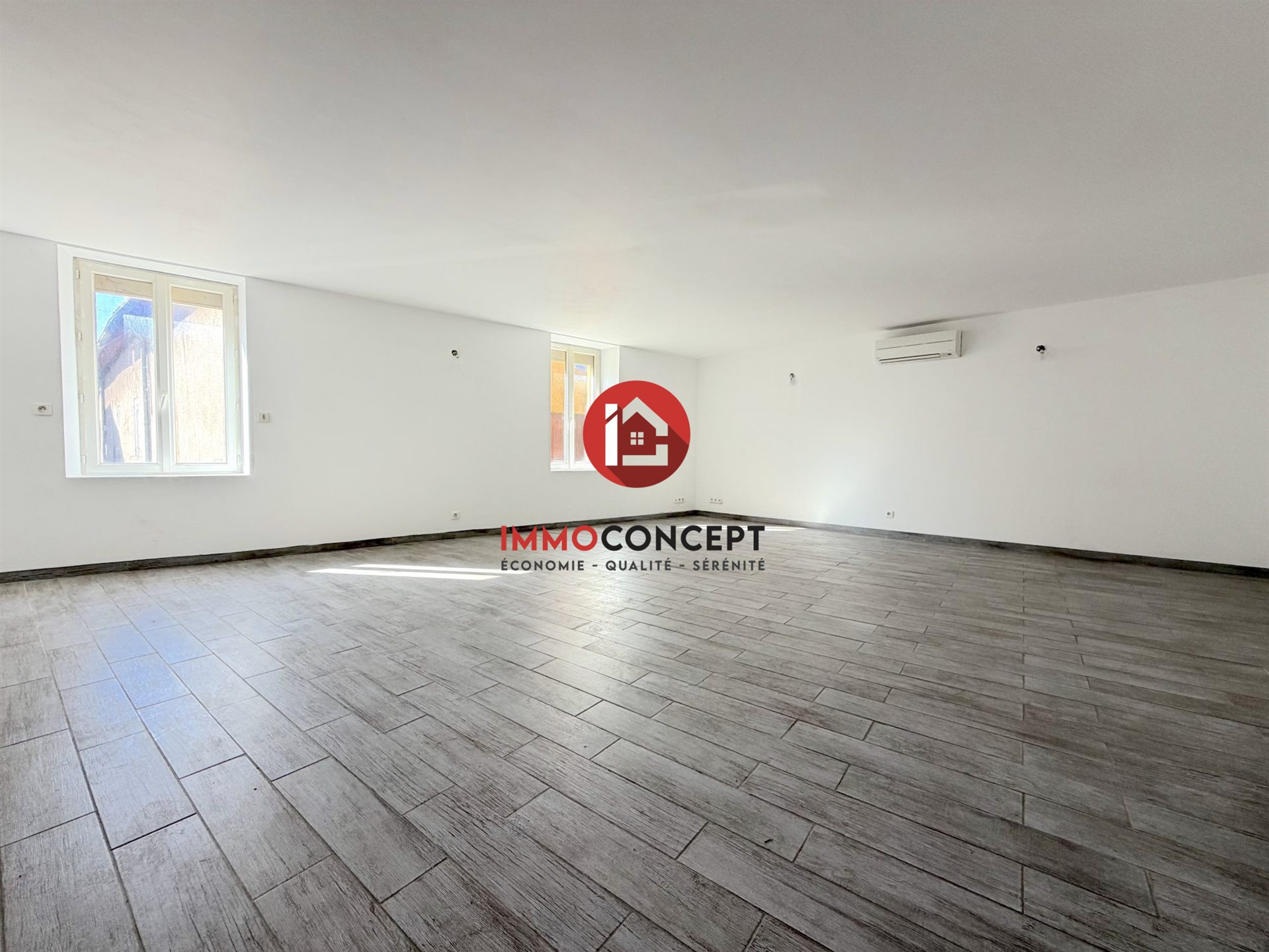 Maison à vendre, 197m², Saint-Geniès-de-Comolas