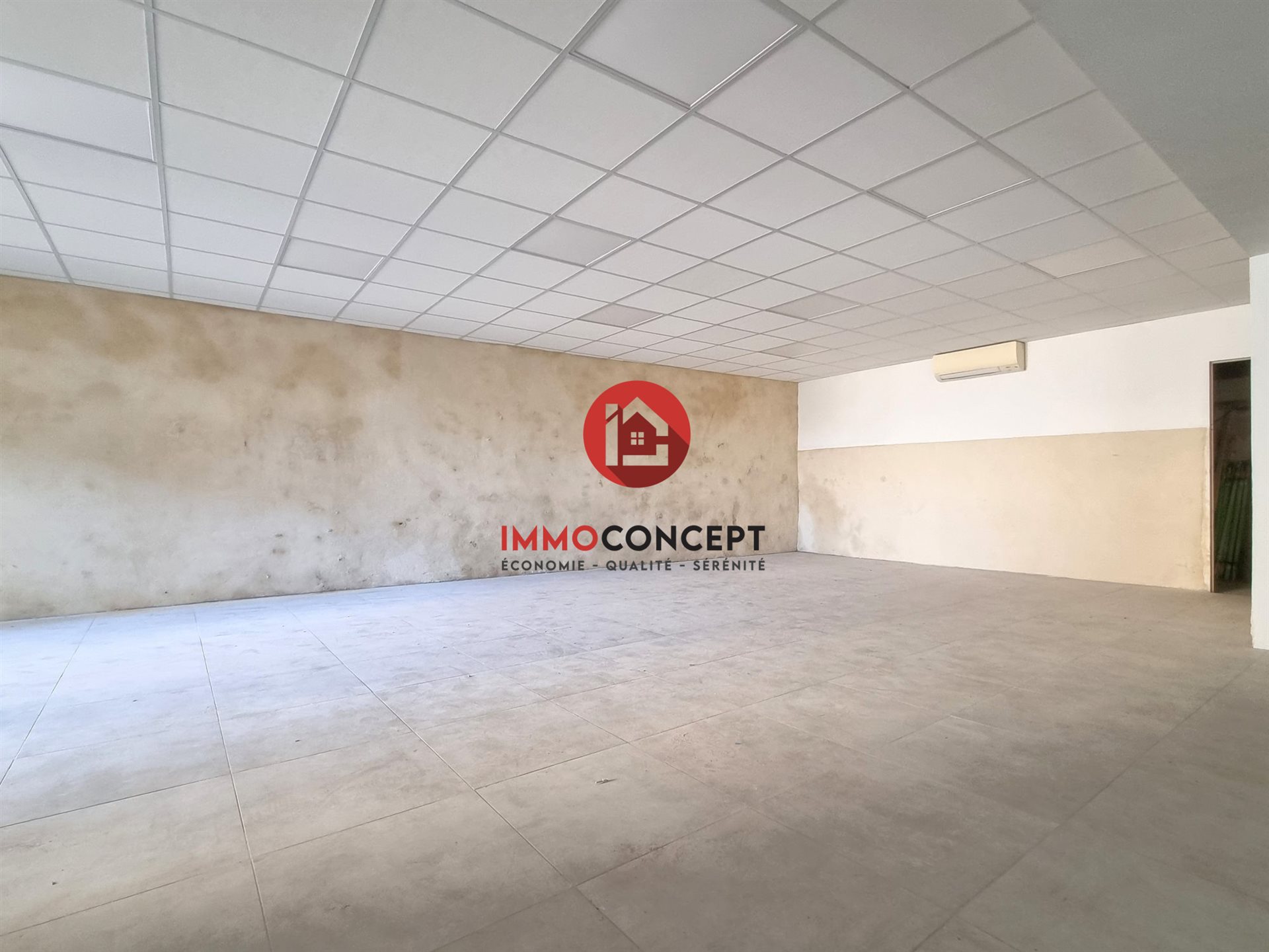 Maison à louer, 142m², Laudun-l'Ardoise