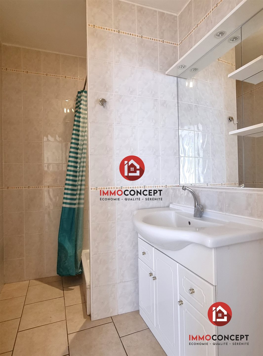 Appartement à louer, 46m², Laudun-l'Ardoise